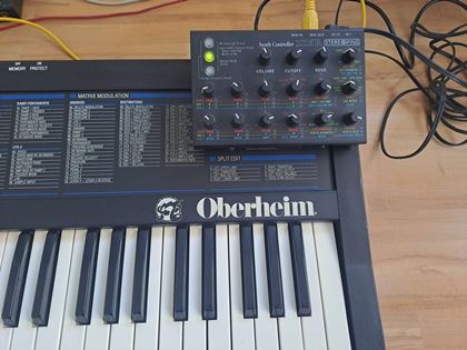 Oberheim-MATRIX-6 + 1016R synth controller